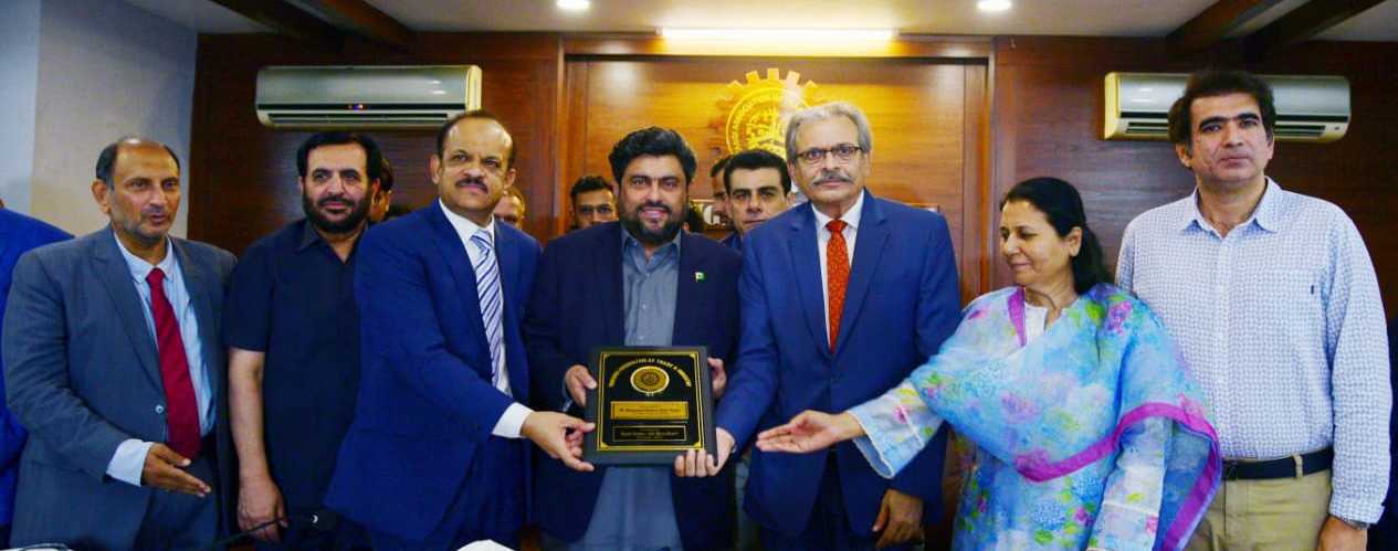 You are currently viewing Karachi no longer Pakistan’s economic hub amid rising crime and investor exodus, Governor Sindh