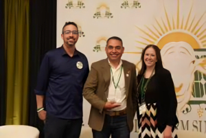 Read more about the article Mammoth Solar Wins the 2024 Dual-Use Plan of the Year at the North American Agrivoltaics Awards