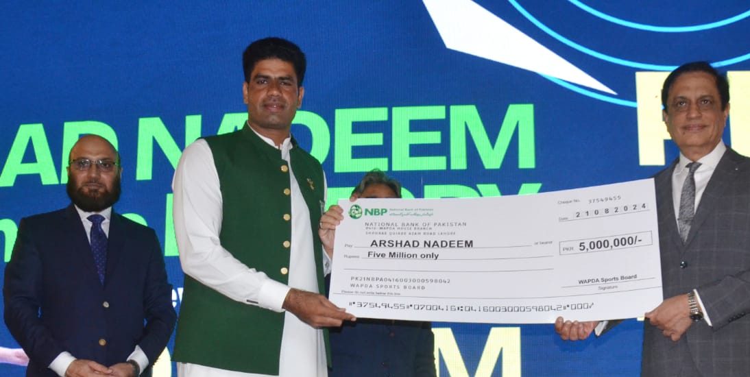 You are currently viewing WAPDA presents a cash award of Rs. 5 million to its athlete Arshad Nadeem