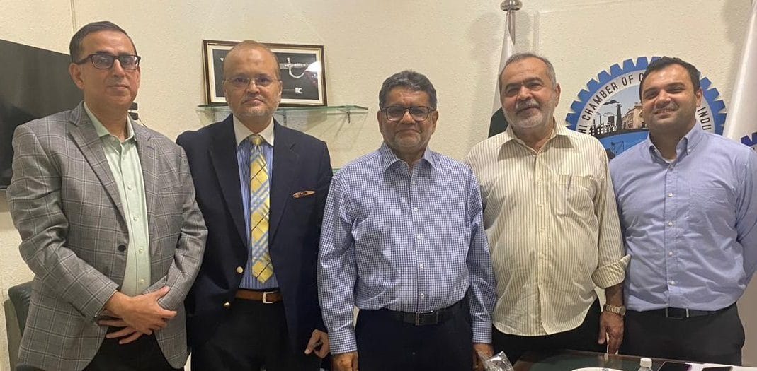 You are currently viewing Former APTPMA Regional Chairman Arif Lakhani meets KCCI Officials