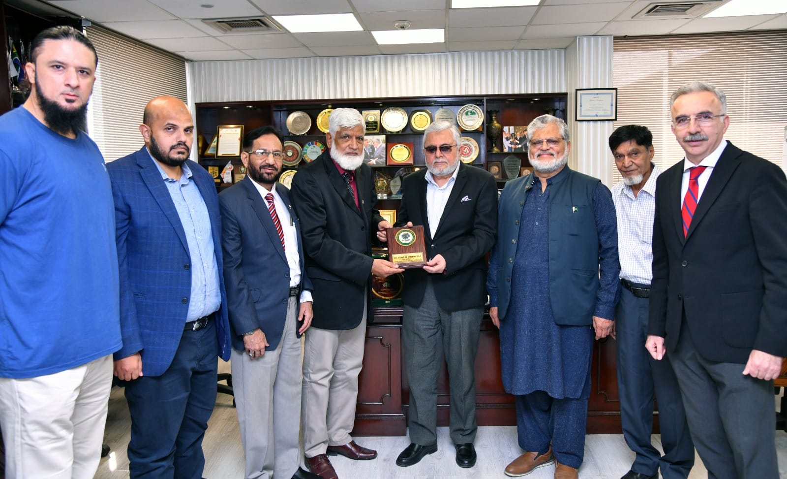 You are currently viewing PSATF delegation meets with Chairman TDAP Zubair Motiwala in Karachi.