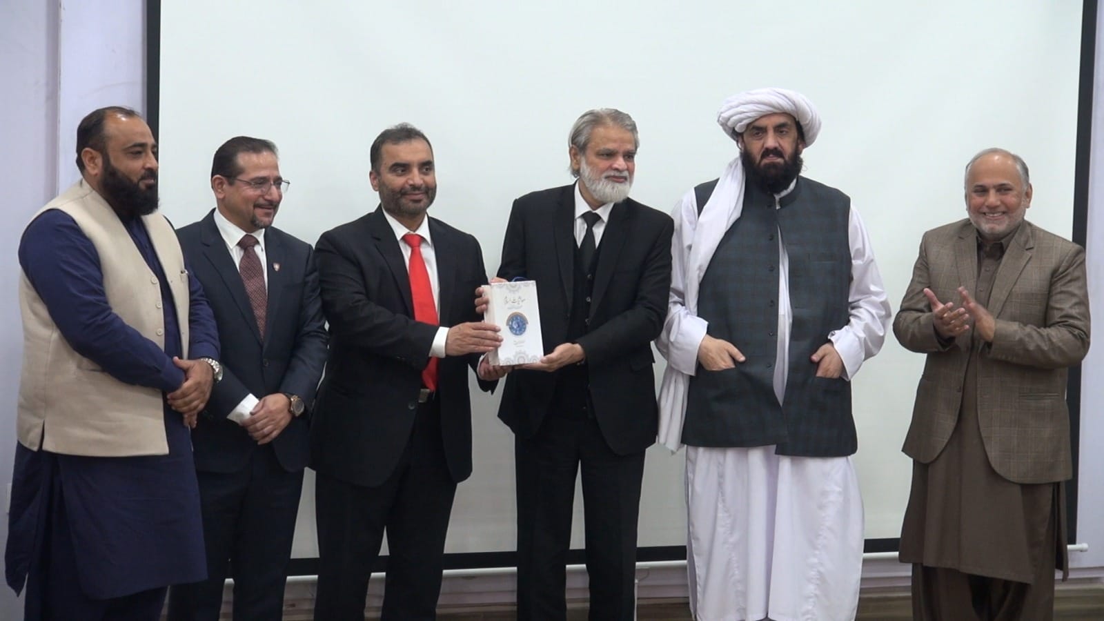You are currently viewing Islamic Economics is gaining prominence as conventional models struggle to address global shifts