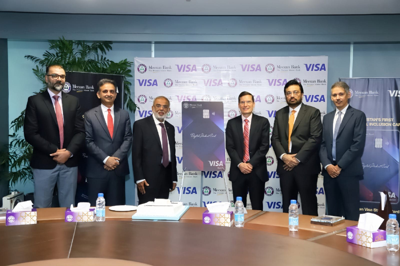 You are currently viewing Visa and Meezan Bank Partner unveil the Pakistan’s first student Debit Card