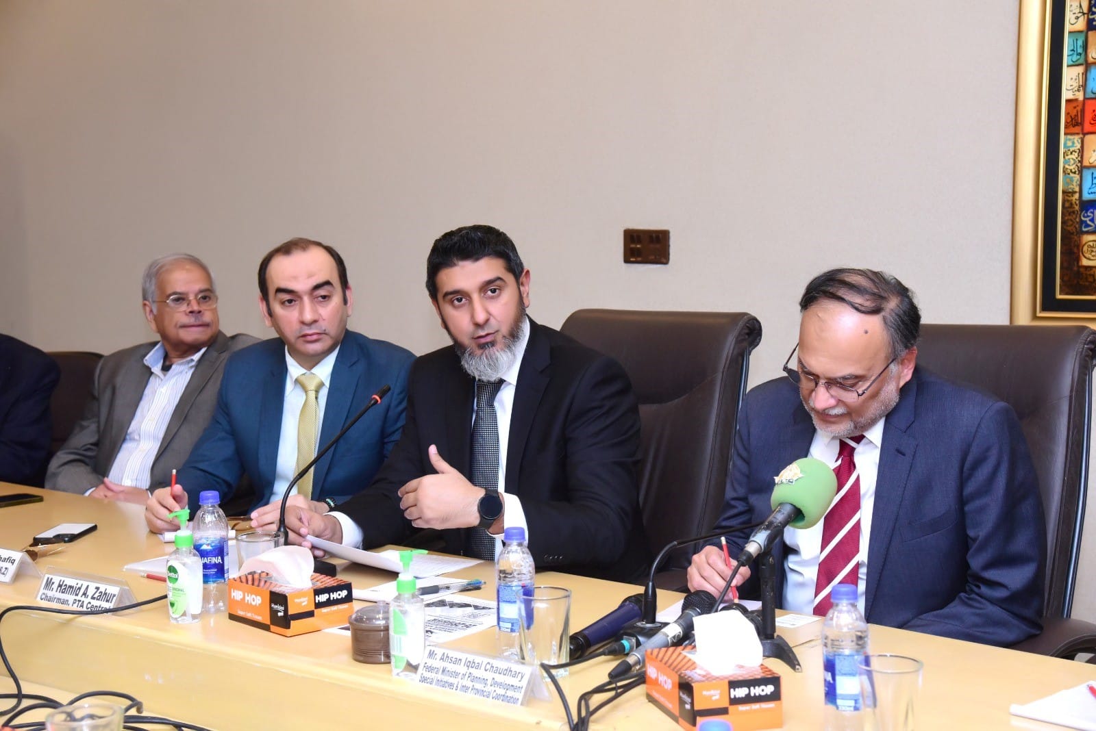 You are currently viewing Ahsan Iqbal, Federal Minister visits to PTA office in Karachi