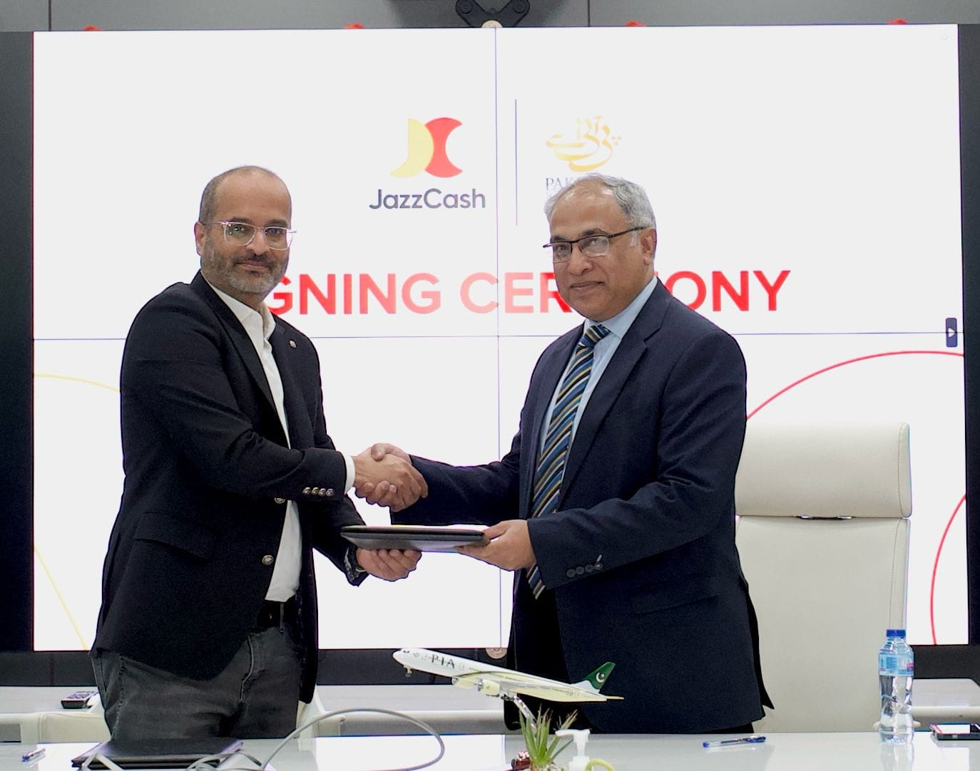 You are currently viewing JazzCash and PIA join hands to facilitate passengers