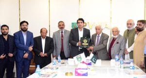 Read more about the article Importing edible oil via PNSC ships will save valuable foreign exchange, Federal Minister for Maritime Affairs