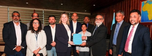 You are currently viewing Maersk Line and SLPA Terminals sign three-year terminal service agreement