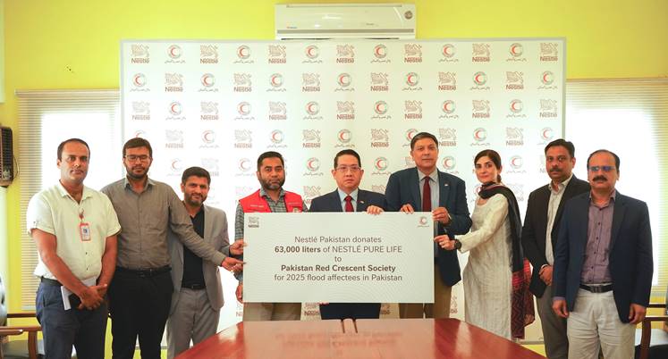 You are currently viewing Nestlé Pakistan donates 63,000 liters of water as flood relief through its employee donation drive